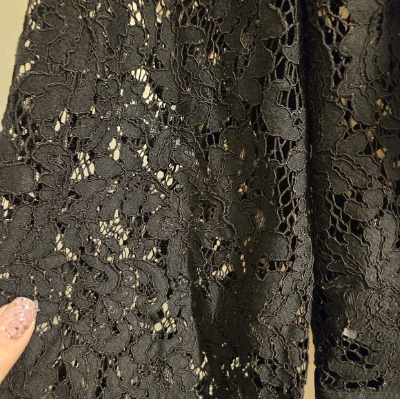 New with tags size Medium BCBG Maxazaria black lace blouse - Picture 3 of 4
